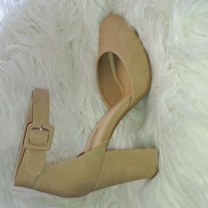 Size 10 Natural NBPU Heel Shoes